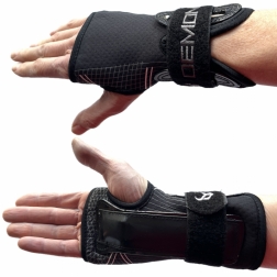 Demon Wrist Guards DS6450 for Skiing and Snowboarding